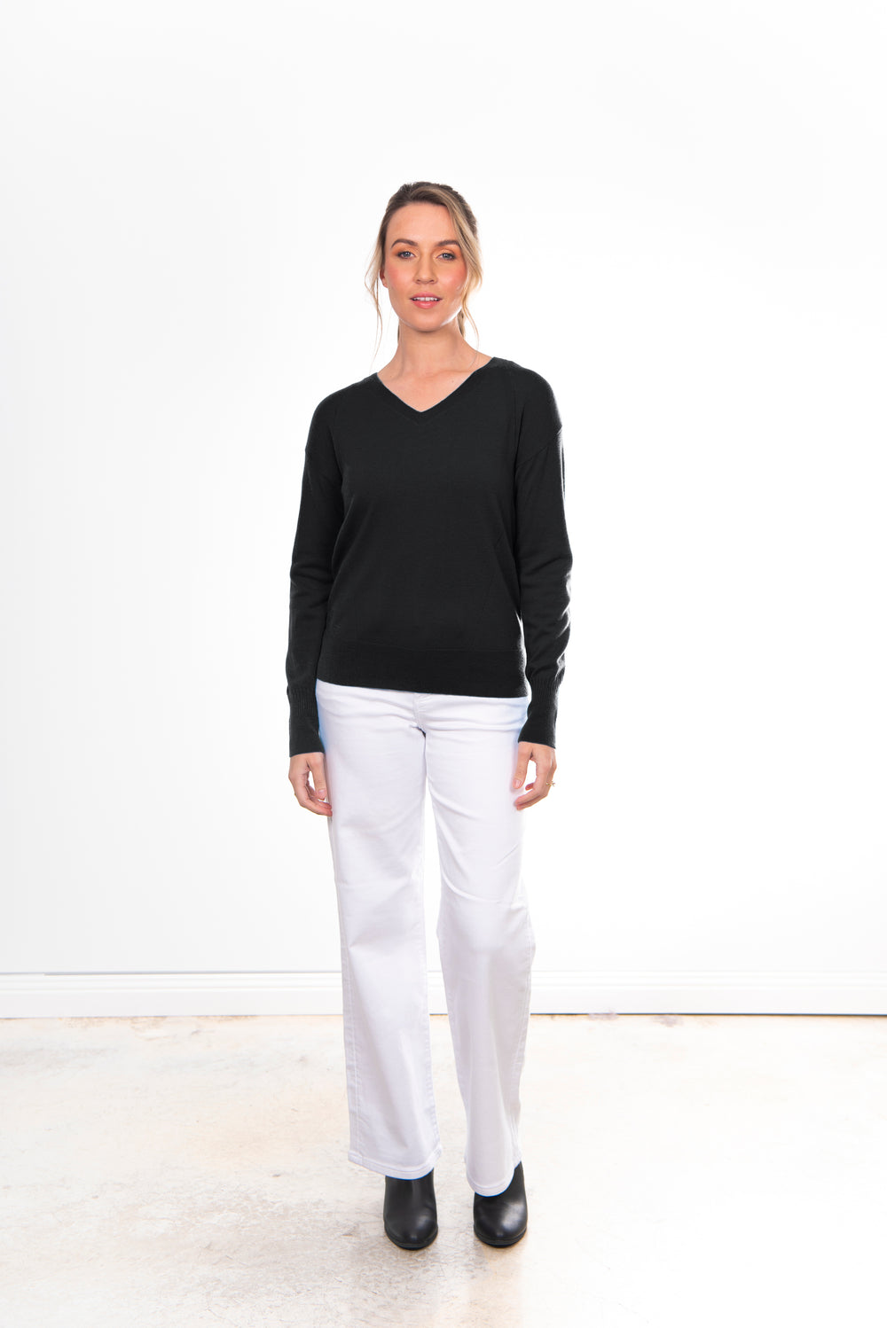 Bridge & Lord - Izzy V-neck Pullover BL5650