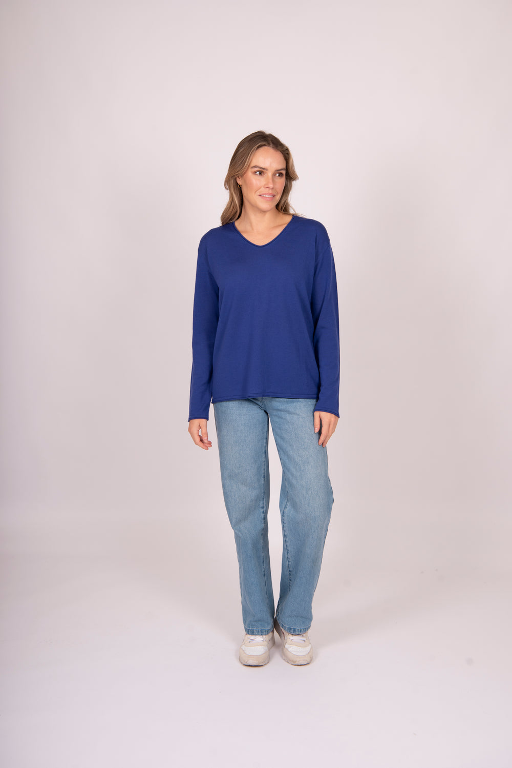 Fields - Signature Relaxed V-Neck Roll Trim Pullover FK5016