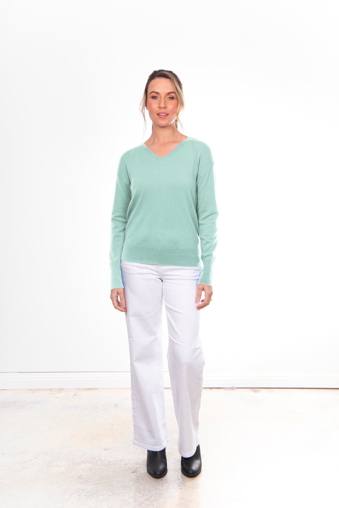 Bridge & Lord - Izzy V-neck Pullover BL5650