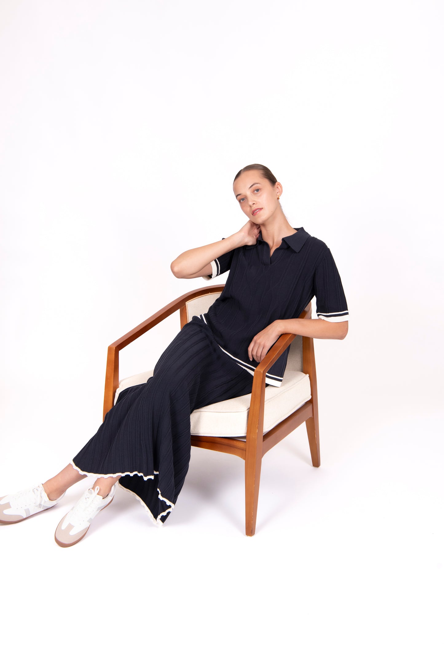 Navy / Cream
