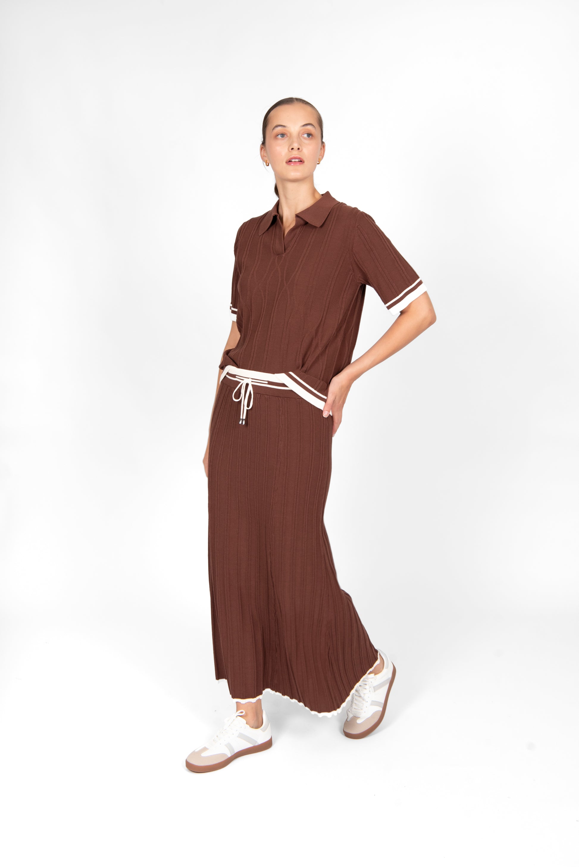 Brown / Cream