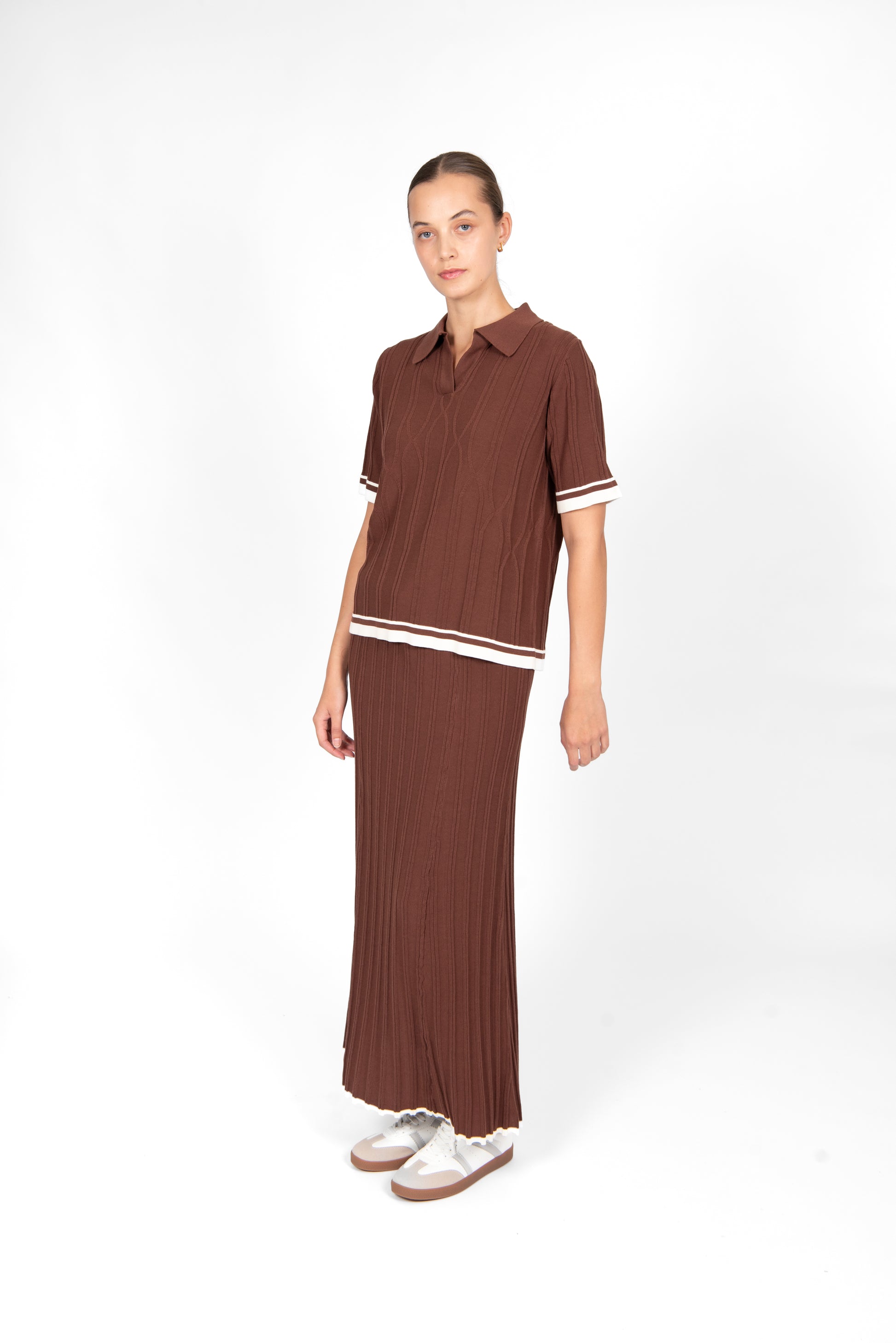 Brown / Cream