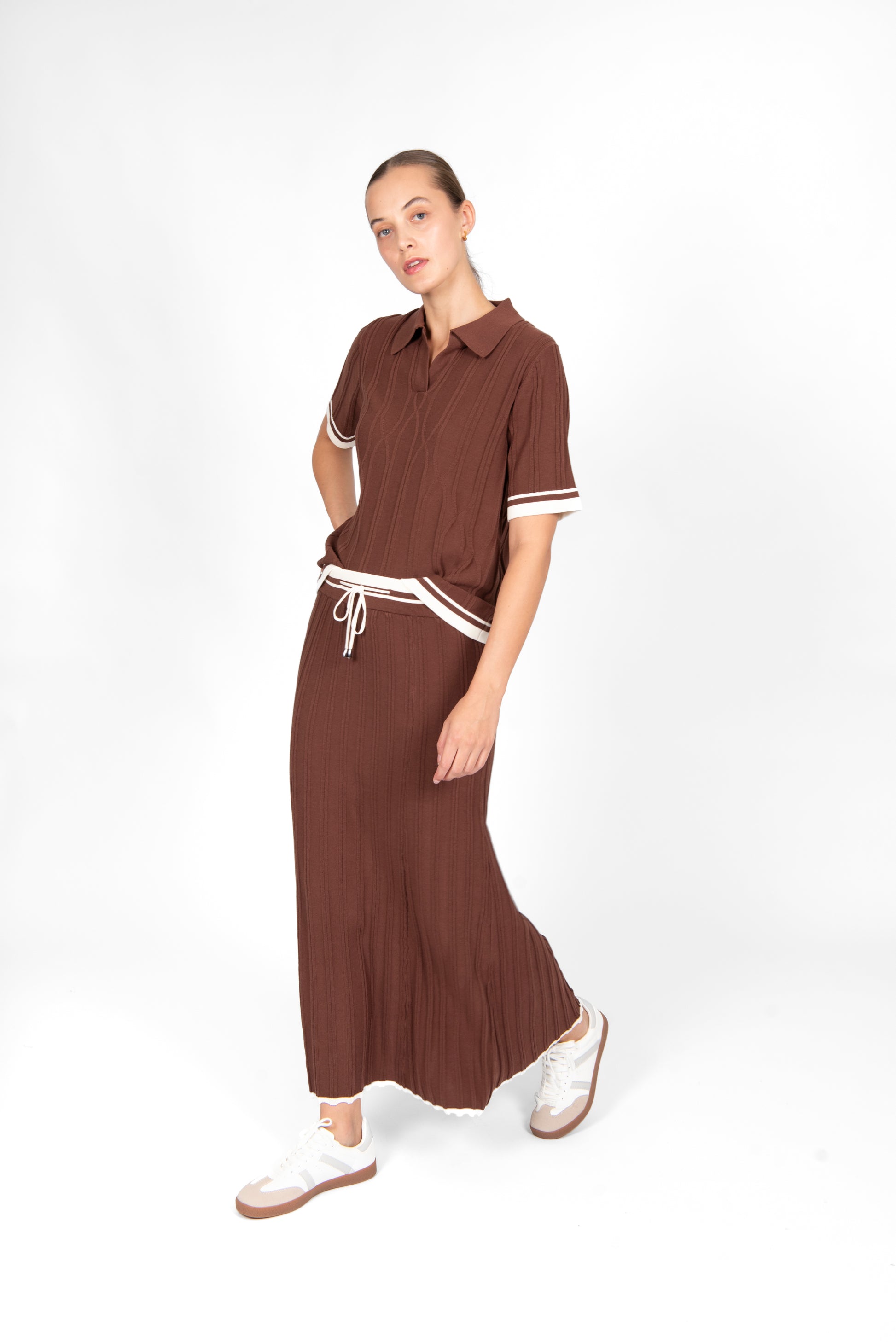 Brown / Cream