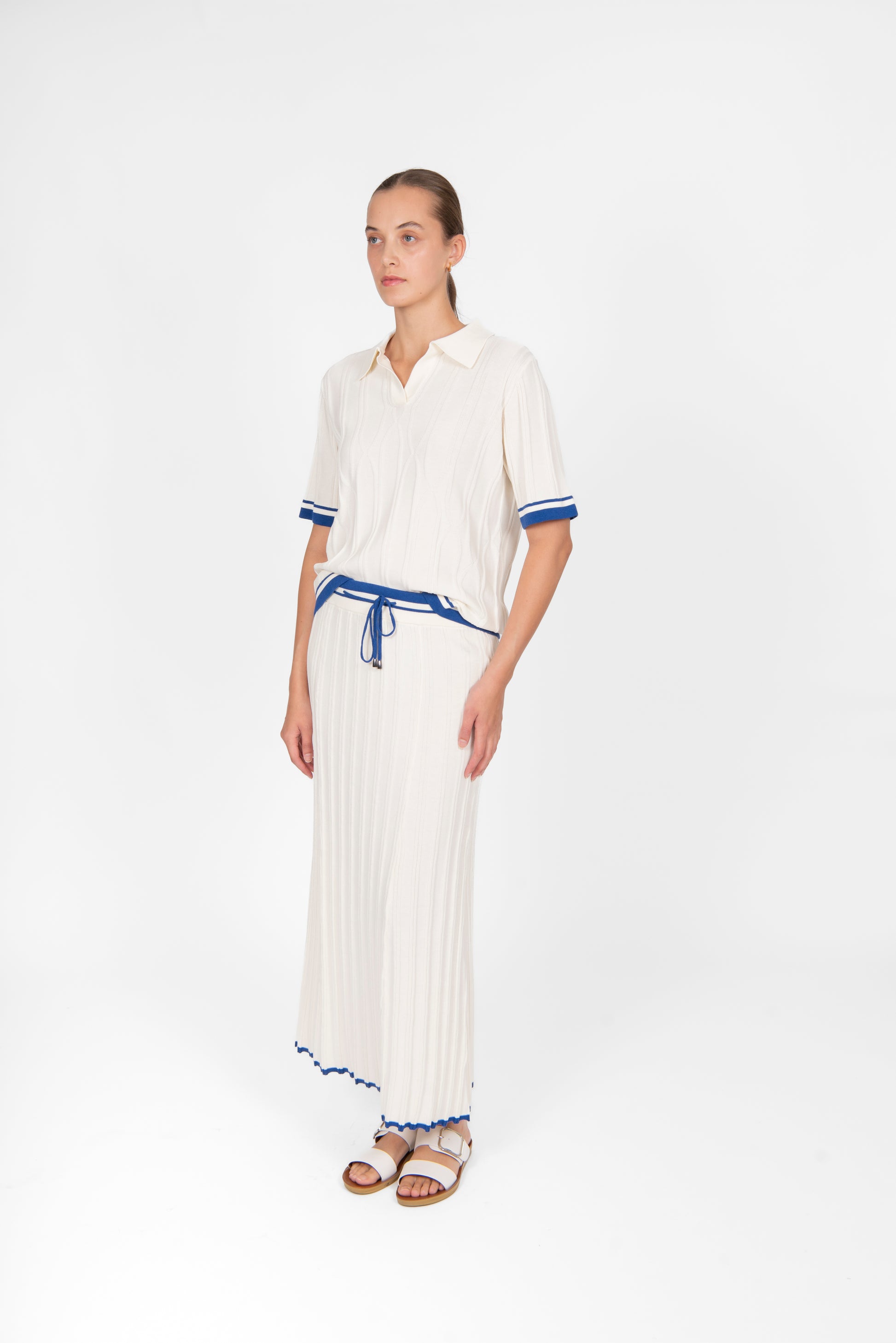 Cream / Cobalt