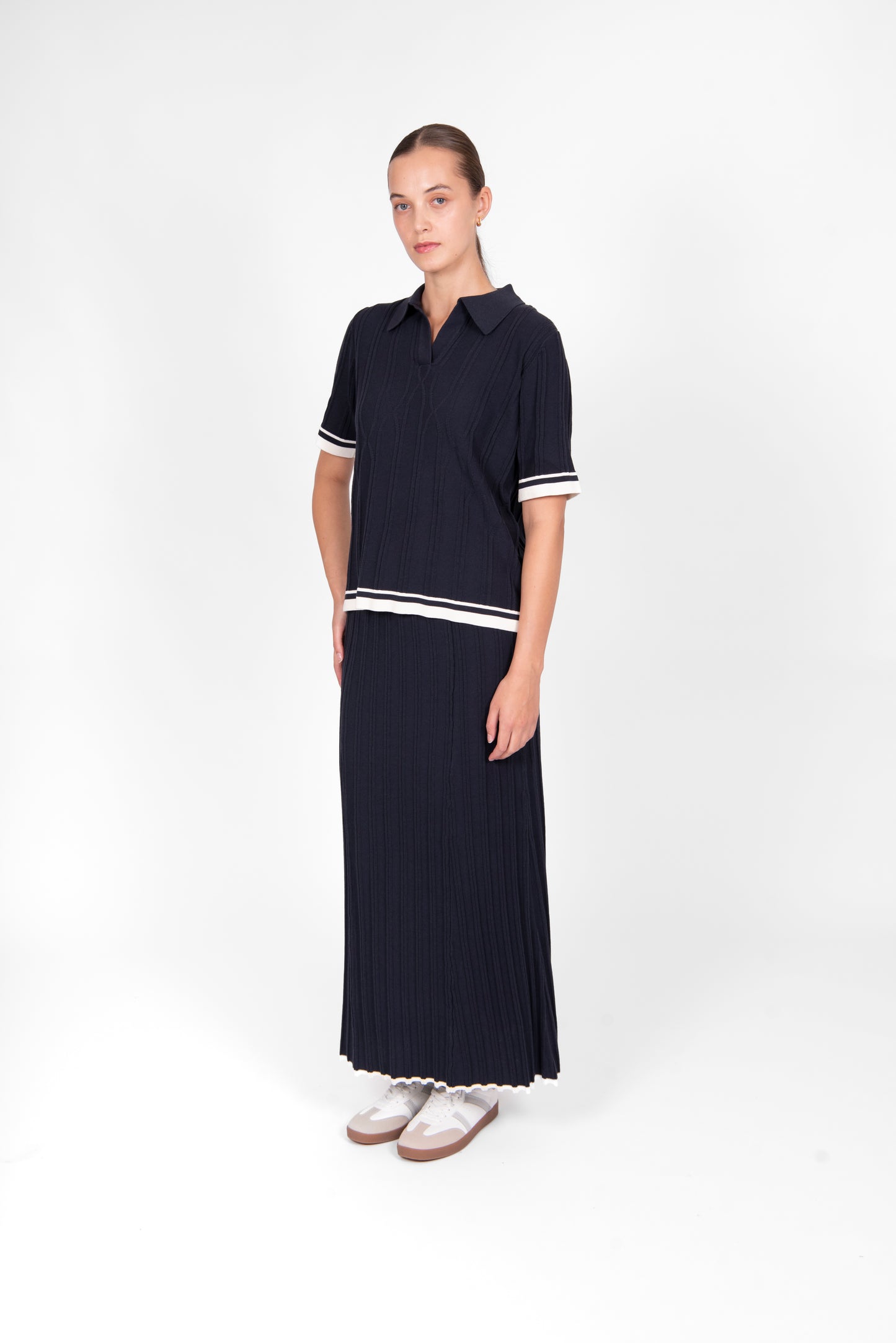 Navy / Cream