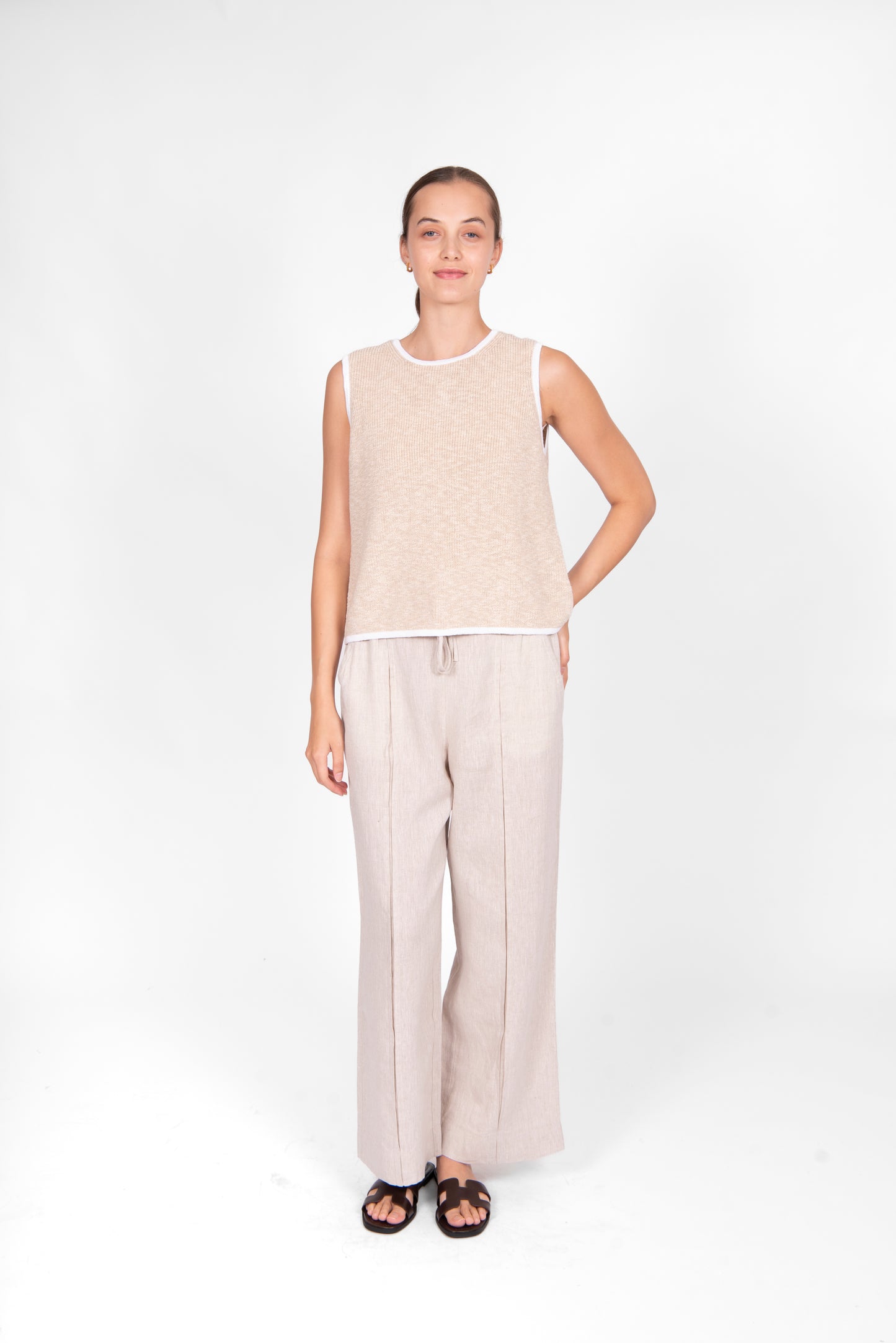 Sand / White