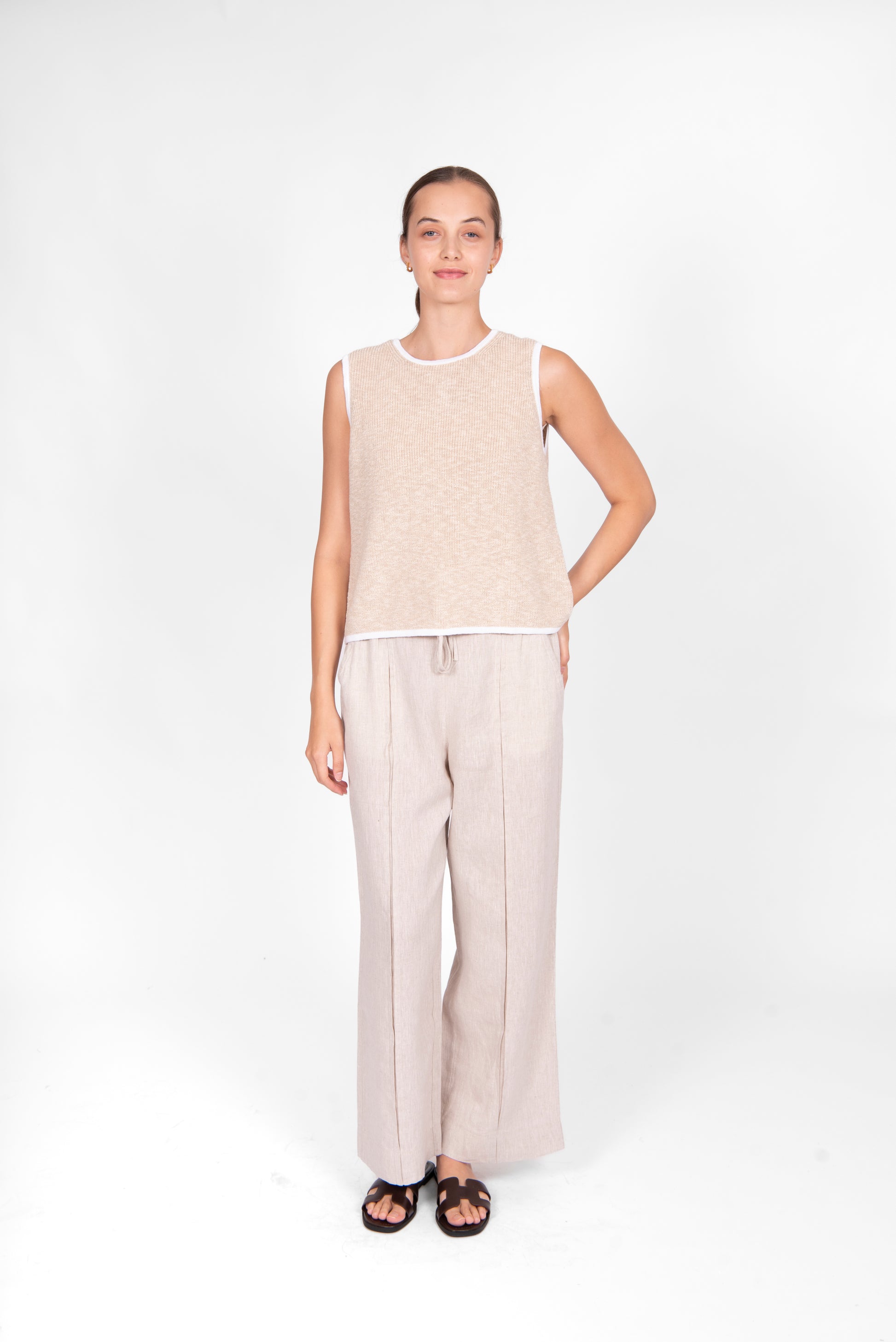 Sand / White