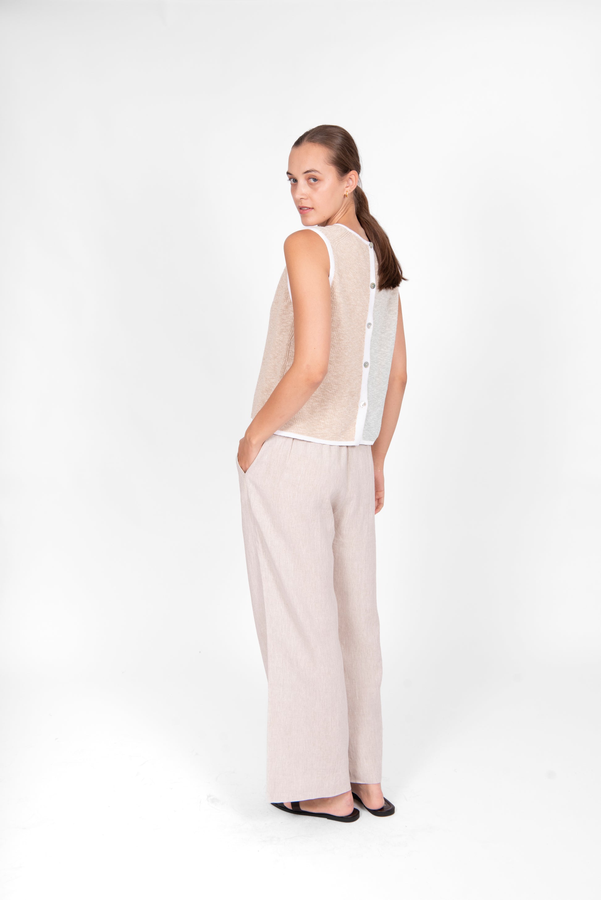 Sand / White