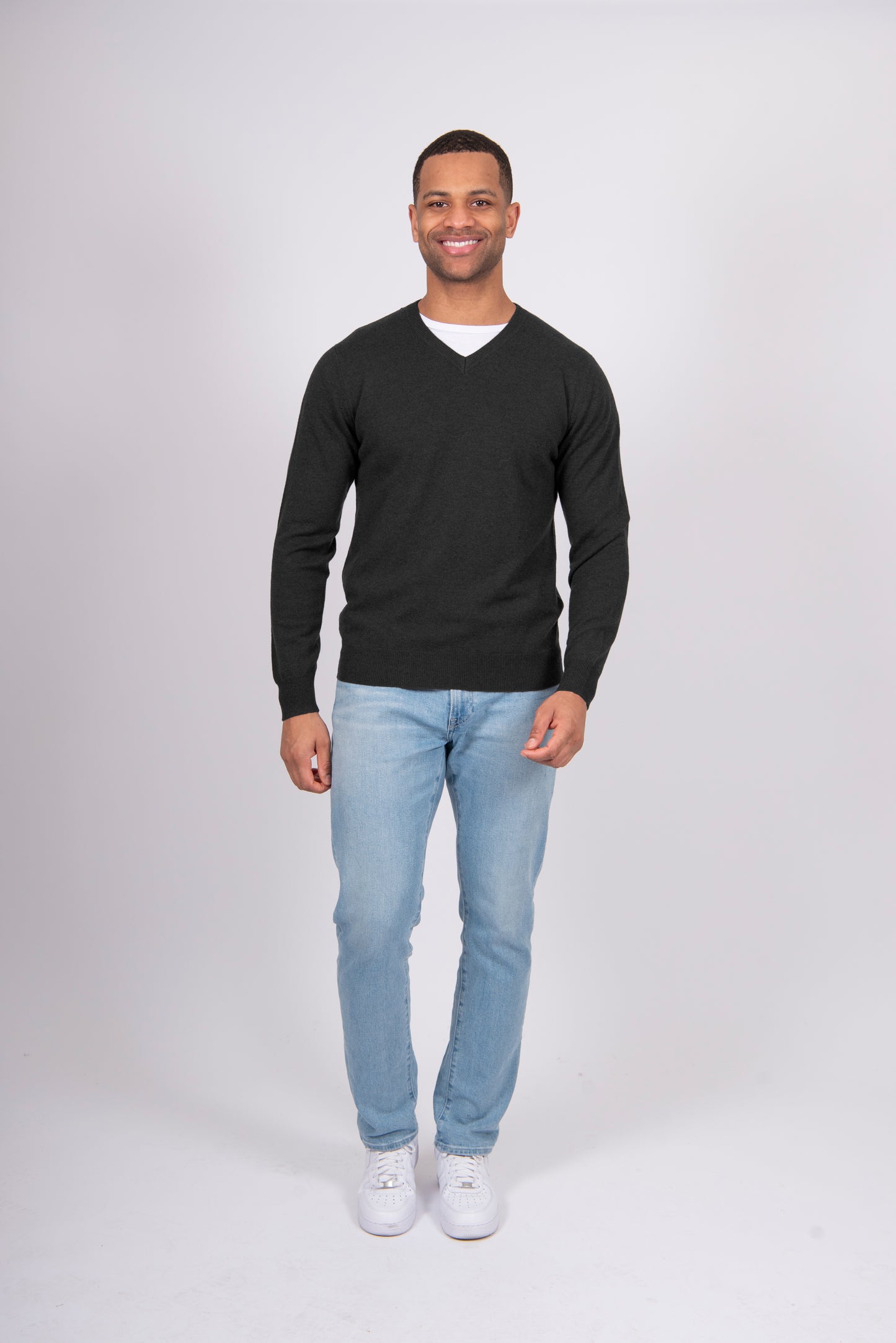 Bridge & Lord - Mens Essential Vee Neck Pullover BL5512