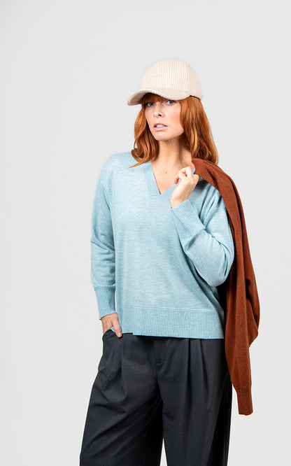 Bridge & Lord - V-Neck Pullover With Links Trim BL6620