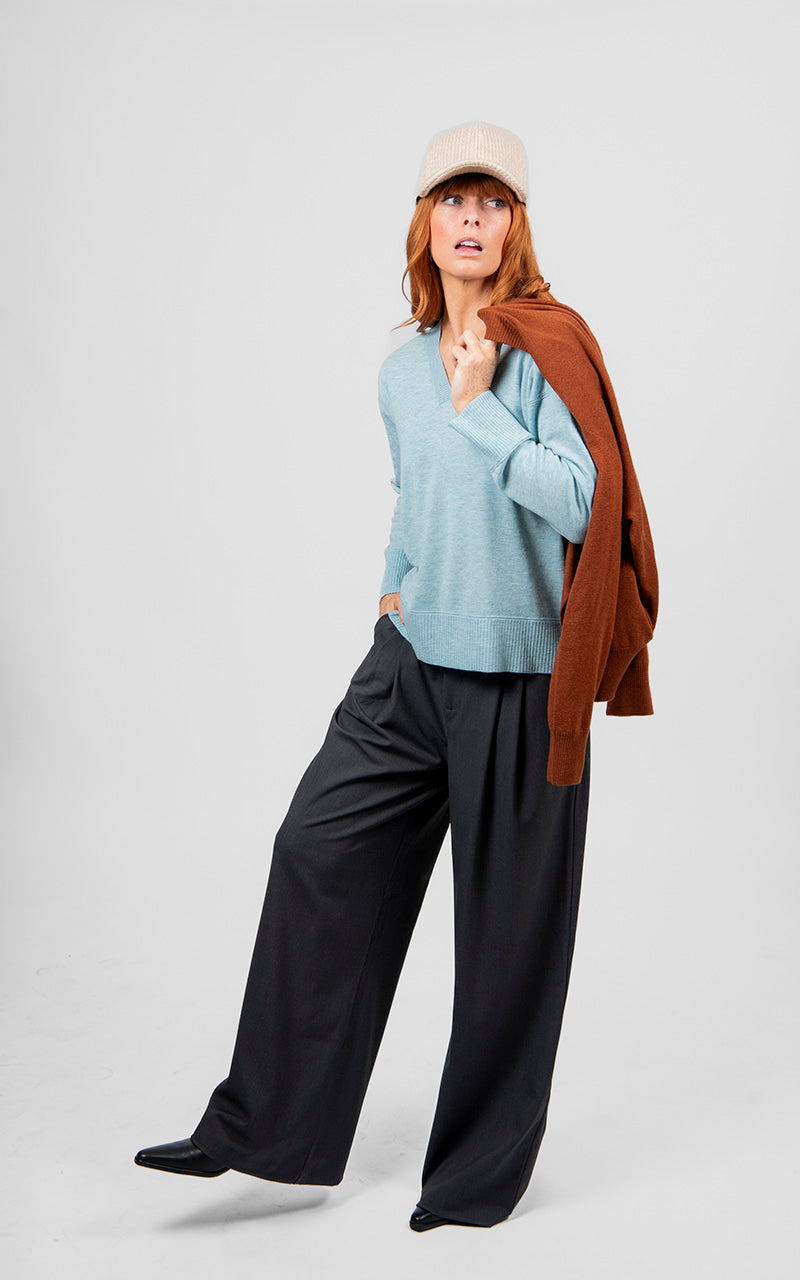 Bridge & Lord - V-Neck Pullover With Links Trim BL6620