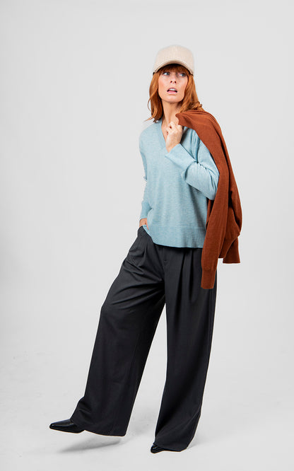 Bridge & Lord - V-Neck Pullover With Links Trim BL6620
