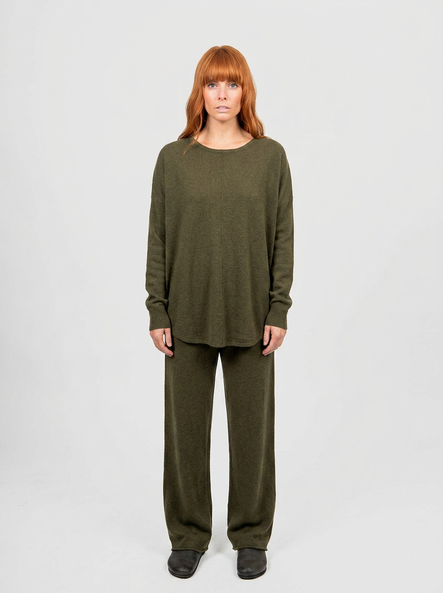 Bridge & Lord - Queen Crew Neck Curved Hem Pullover BL6659