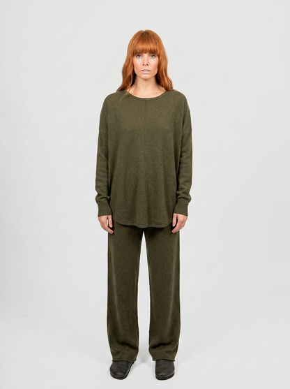 Bridge & Lord - Queen Crew Neck Curved Hem Pullover BL6659