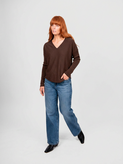 Bridge & Lord - Princess Vee Curve Hem Pullover BL6665