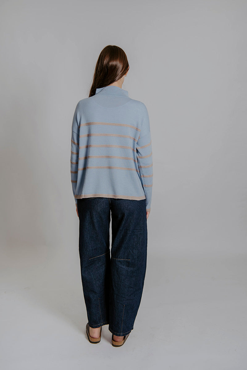 Pale blue/Oatmeal